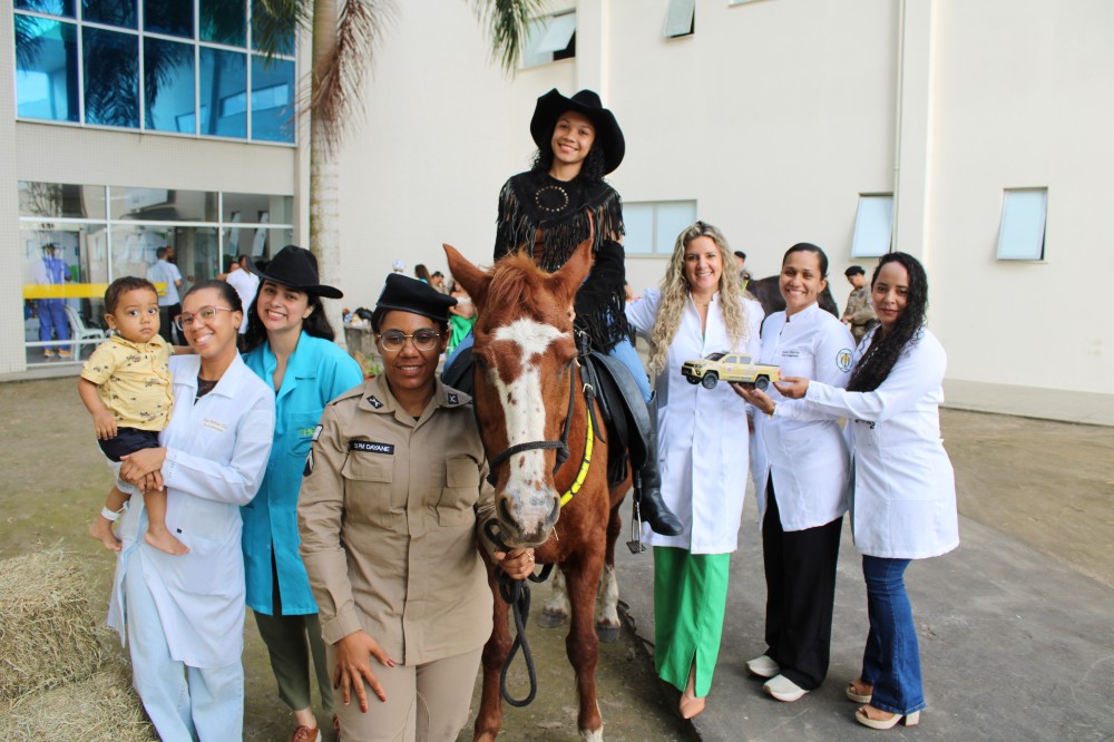 HEC recebe projetos “Alegria a Galope” e “Galopes da Beleza” em parceria com Cavalaria da PMBA