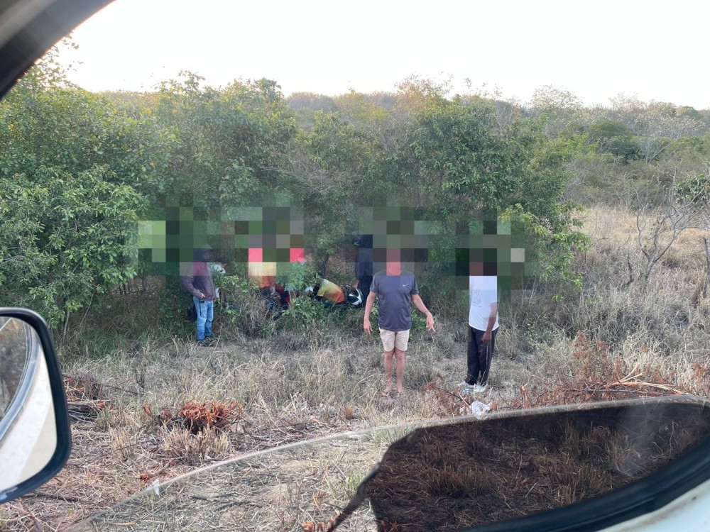 Motociclista perde controle ao passar por buraco e fica ferida na BA-120 (Coité X Riachão)