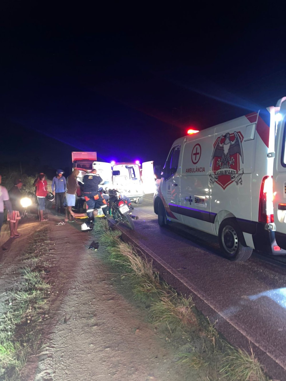 Coité: Gêmeos de 16 anos ficam feridos após moto colidir com cavalo na BA-120 em Santa Rosa