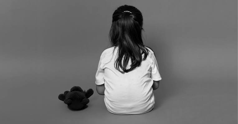 Criança de 2 anos é agredida pela própria mãe em Retirolândia, e caso mobiliza o Conselho Tutelar; pai afirma que suspeita interrompeu tratamento psiquiátrico