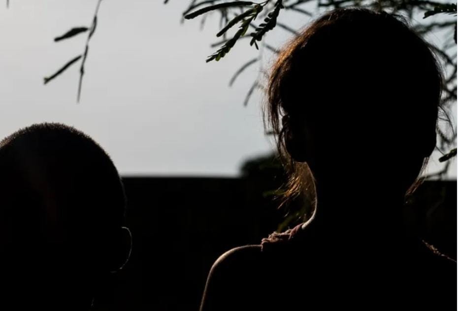 Coité: Quatro crianças são encontradas sozinhas após denúncia de suspeita de abandono de incapaz na madrugada; mãe alega que saiu para comprar comida