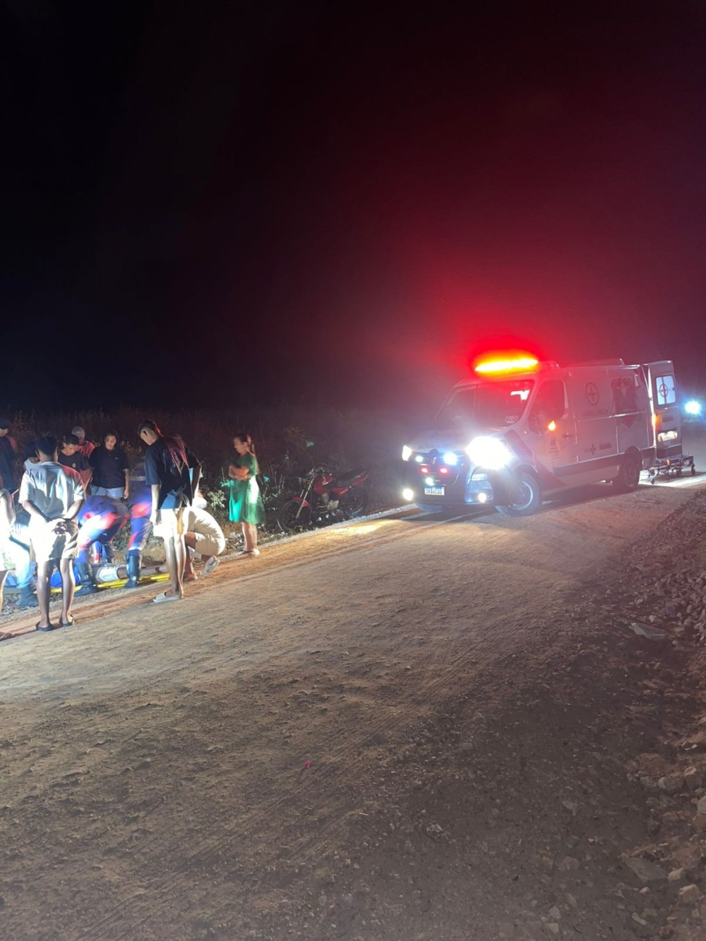 Motociclista fica ferido após colisão entre duas motos na entrada do distrito de Aroeira em Conceição do Coité
