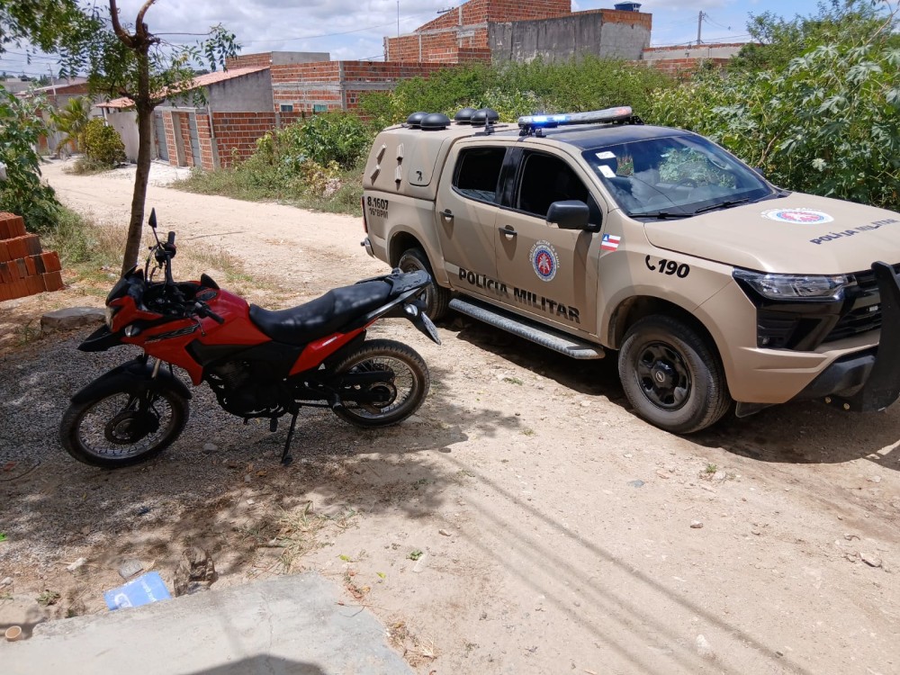 Motocicleta furtada em Salvador é recuperada pela PM em Conceição do Coité