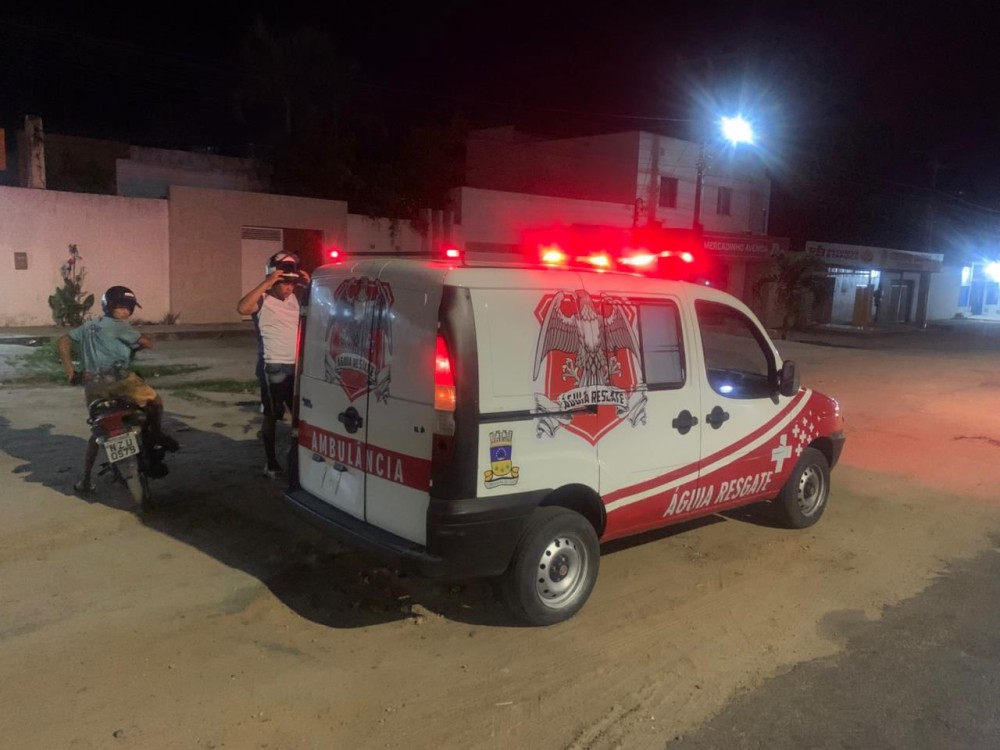 Duas pessoas ficam feridas em acidente entre moto e carro na BA-120 em Conceição do Coité