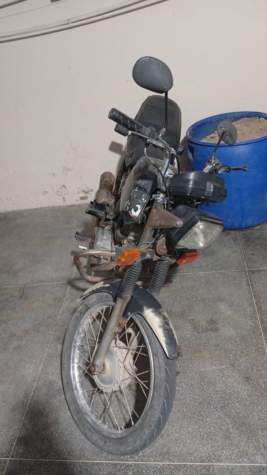 Após denúncia, PM localiza e apreende motocicleta abandonada em Conceição do Coité
