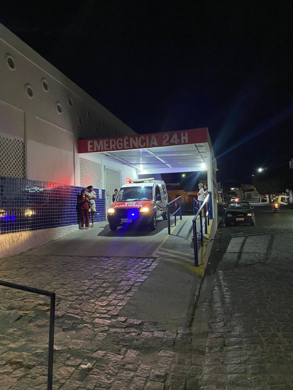 Colisão frontal entre duas motos deixa um homem ferido no bairro dos Barreiros em Conceição do Coité