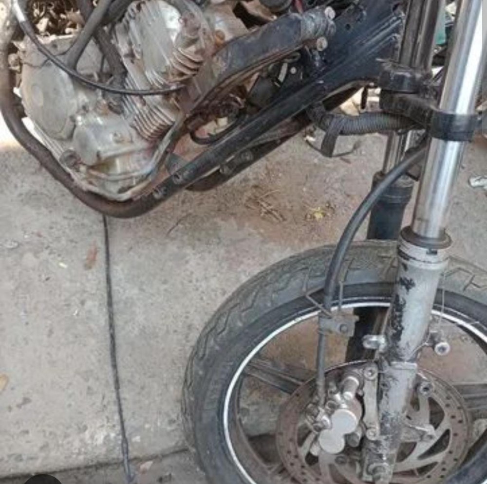 4 motocicletas sucatas são apreendidas durante Operação Zona Rural da PM em Retirolândia