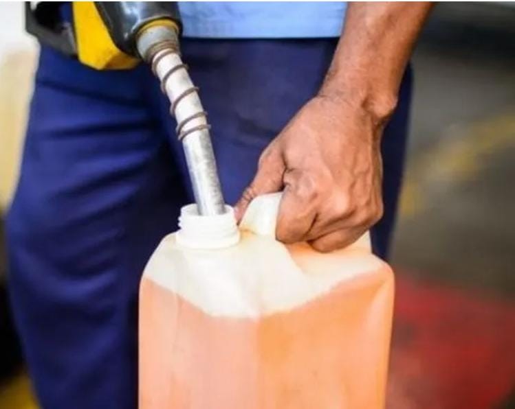 Homem é gravemente ferido com barrote após discussão sobre suposto pagamento de litro de gasolina em Conceição do Coité