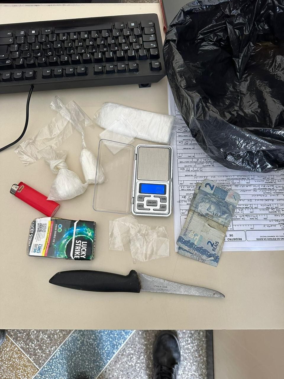 Policiais militares da CETO prendem suspeito em flagrante por tráfico de drogas próximo à rodoviária de Conceição do Coité