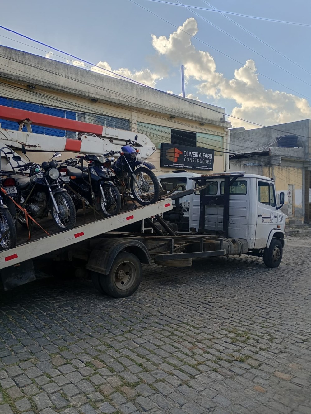Coité: PM apreende 8 motos com sinais adulterados; conduta configura crime e pode resultar em até 6 anos de prisão e multa