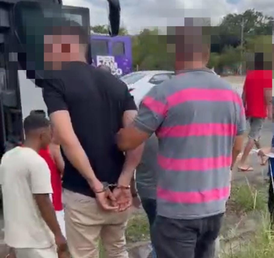 Polícia Civil prende em flagrante homem por tráfico de drogas durante abordagem a ônibus na região sisaleira