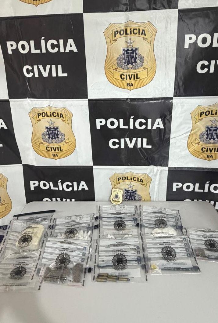 URGENTE: Polícia Civil cumpre mandado e prende suspeito com grande quantidade de cocaína, LSD, MDMA, sementes de maconha e munições em Conceição do Coité