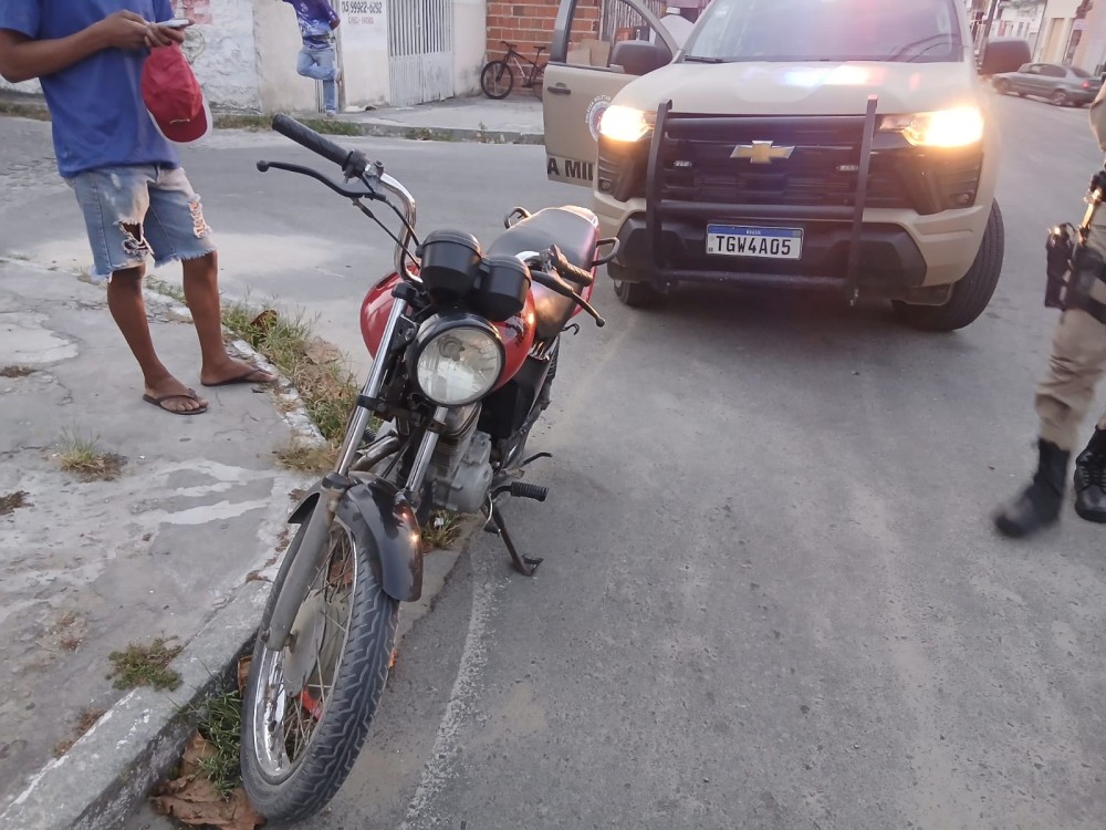 Sem placa, sem habilitação e com chassi suprimido: PM apreende três motocicletas em Conceição do Coité