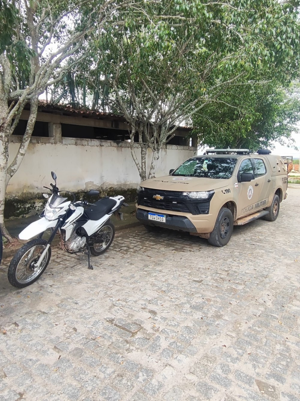 Polícia recupera motocicleta roubada na zona rural de Teofilândia