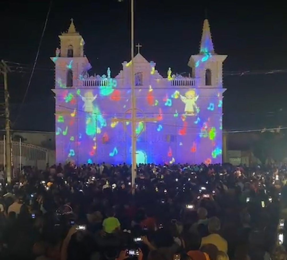 Vídeo: Show piromusical e projeção mapeada ganham destaque na abertura do Natal Luz em Conceição do Coité