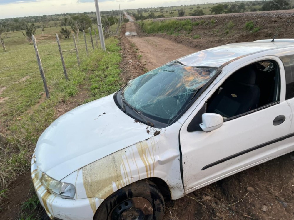 Carro capota na BA-120 entre Conceição do Coité e Riachão do Jacuípe; motorista não sofreu ferimentos