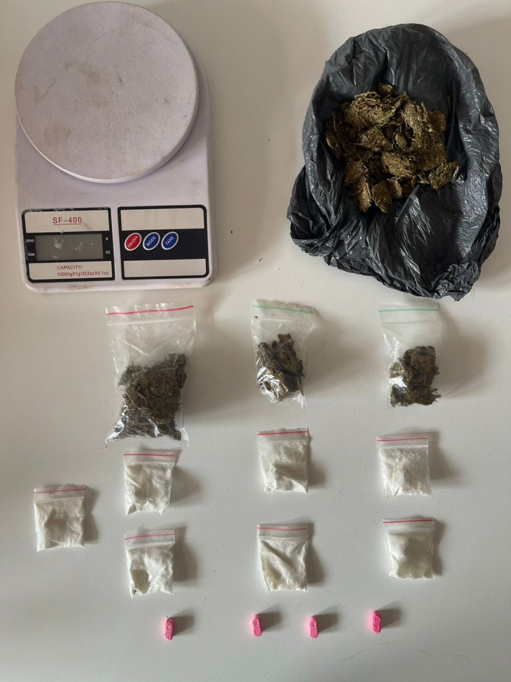 PM apreende cocaína, maconha e êxtase na zona rural de Retirolândia; suspeito fugiu