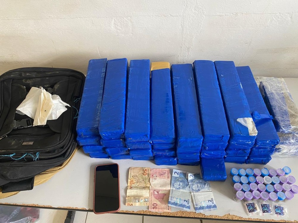 URGENTE: Adolescente que viajava de São Paulo para Quijingue é apreendido em Teofilândia com 32 quilos de maconha