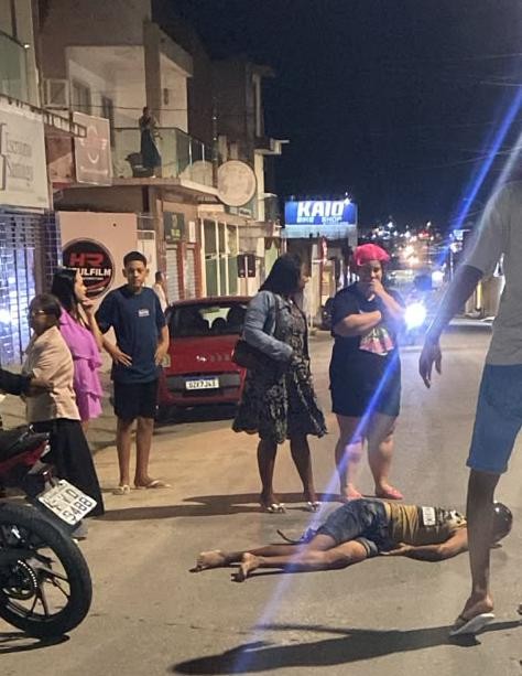 Porteiro do Hospital Português fica ferido após queda de moto no centro de Conceição do Coité