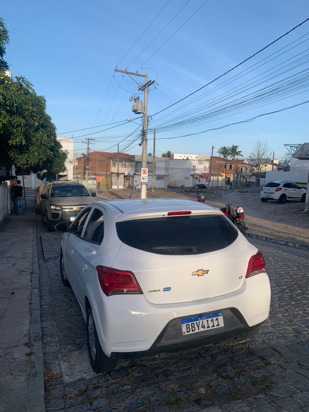Policiais Militares da 4° Cia recuperam veículo com restrição de roubo e furto no bairro da Quadra em Conceição do Coité