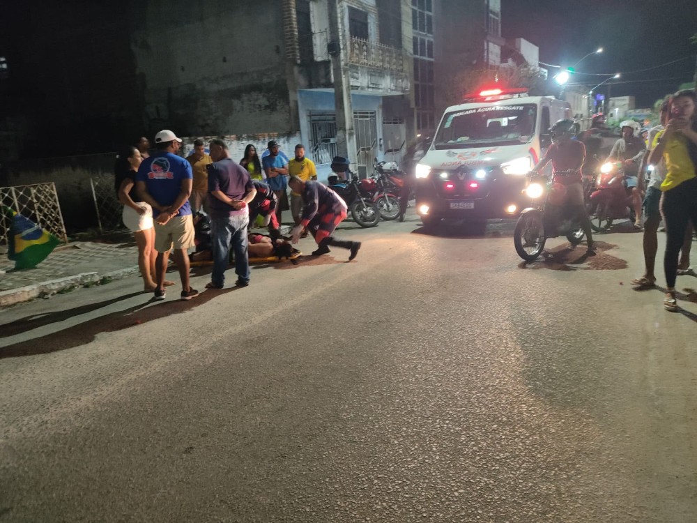 Mulher é transferida em estado grave após ser atingida com capacete durante confusão no centro de Conceição do Coité