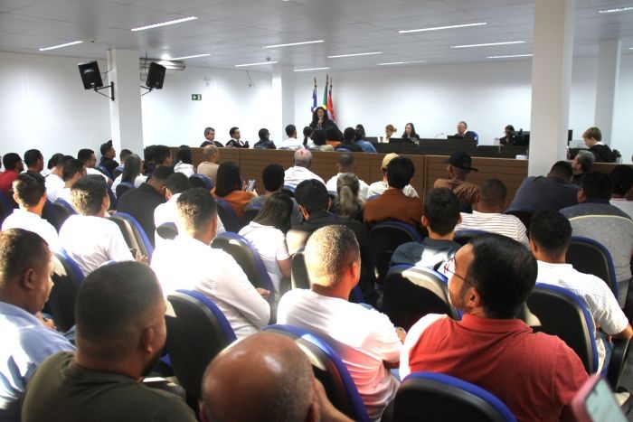 Acusado de matar jovem em Queimadas, PM é absolvido em júri popular após defesa do advogado Vivaldo Amaral