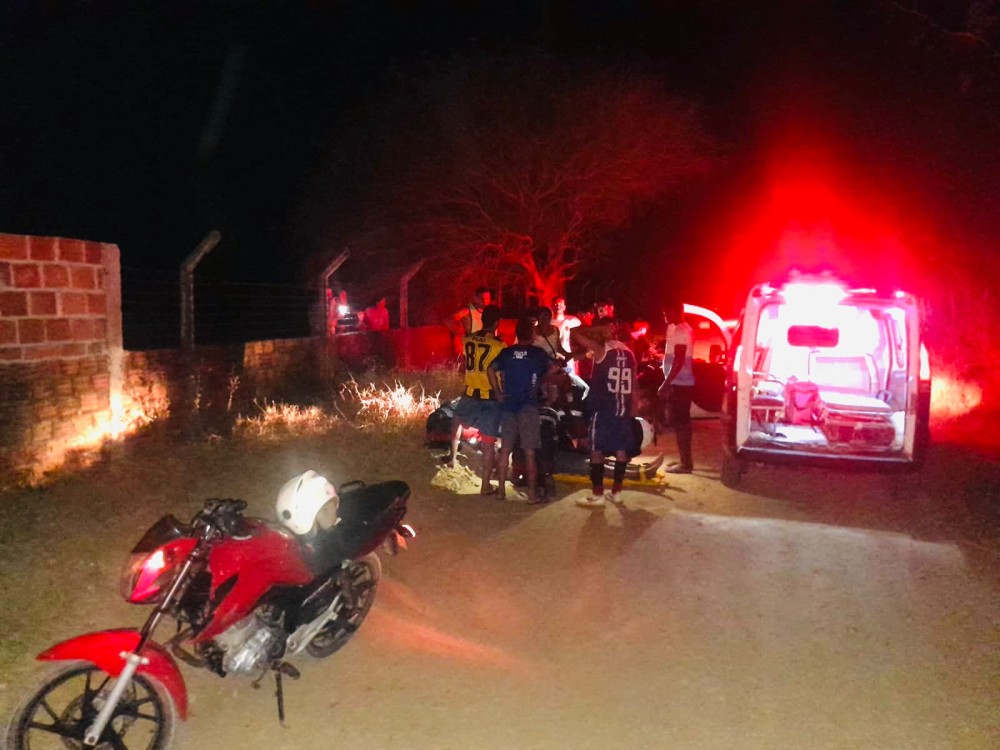 Homem fica ferido após acidente de moto e é socorrido com suspeita de traumatismo craniano na zona rural de Conceição do Coité