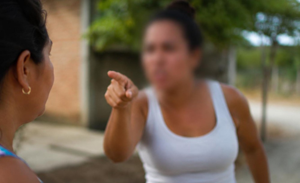 Mulher é detida após ameaçar vizinha de morte e causar confusão na zona rural de Serrinha