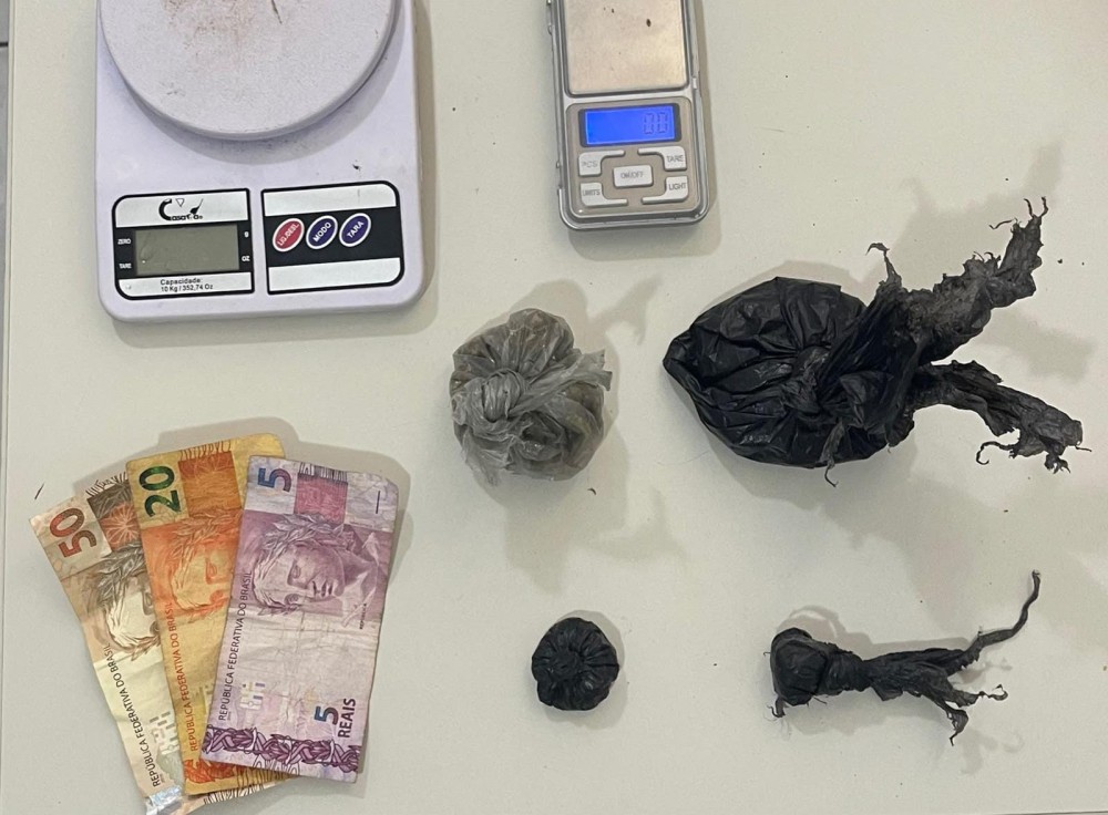 CETO flagra homem com maconha e balanças de precisão no povoado Canta Galo em Conceição do Coité