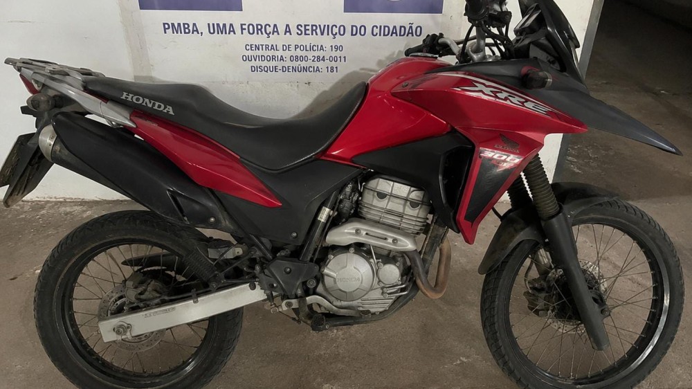 Alta velocidade, ultrapassagens e barulho intenso: moto com várias irregularidades é apreendida em Conceição do Coité