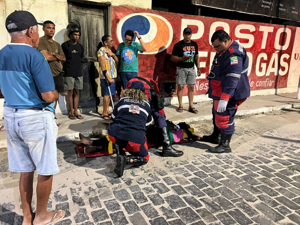Motociclista perde controle da moto e bate contra muro em Conceição do Coité; suspeita é de falha nos freios