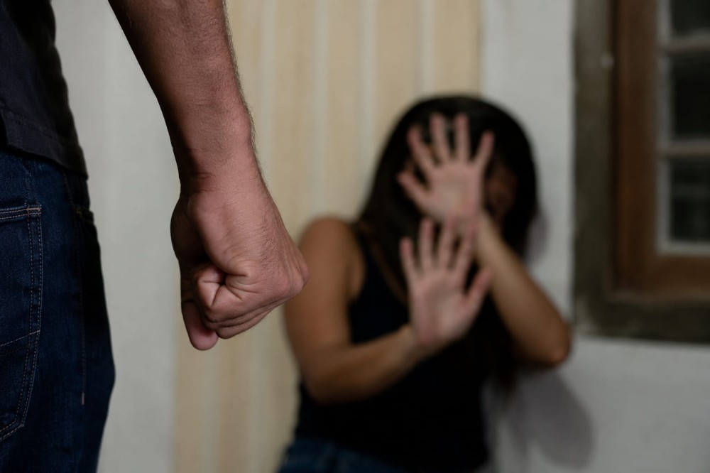 Homem é suspeito de ameaçar ex-companheira de morte e danificar porta de residência em Barrocas