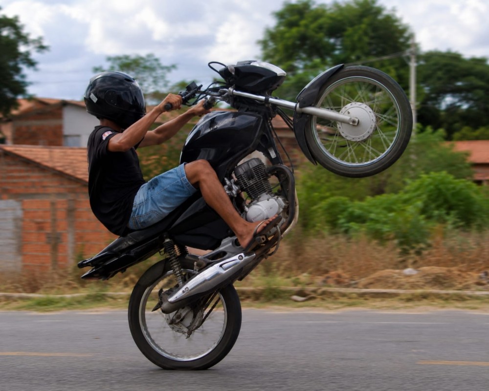 Jovem confessa prática de “grau” e tem motocicleta apreendida pela PM em Ichu