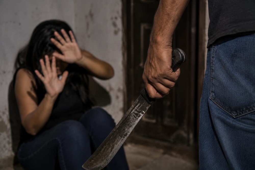 Não aceitava o fim: homem é preso suspeito de golpear ex-companheira na cabeça com facão em Monte Santo