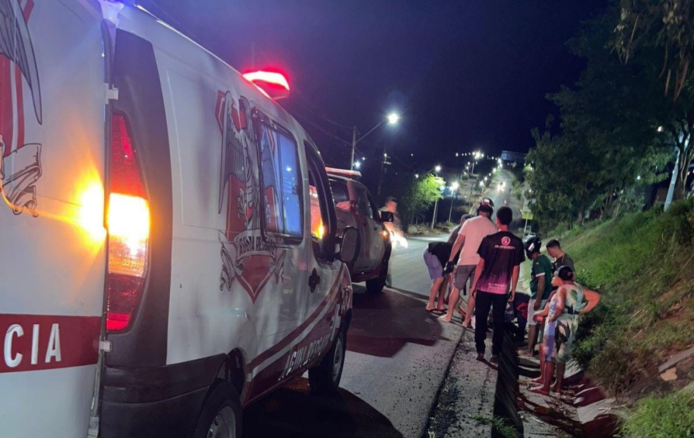Queda de moto deixa mulher ferida e chama atenção para falta de sinalização em quebra-mola na BA-409 em Conceição do Coité