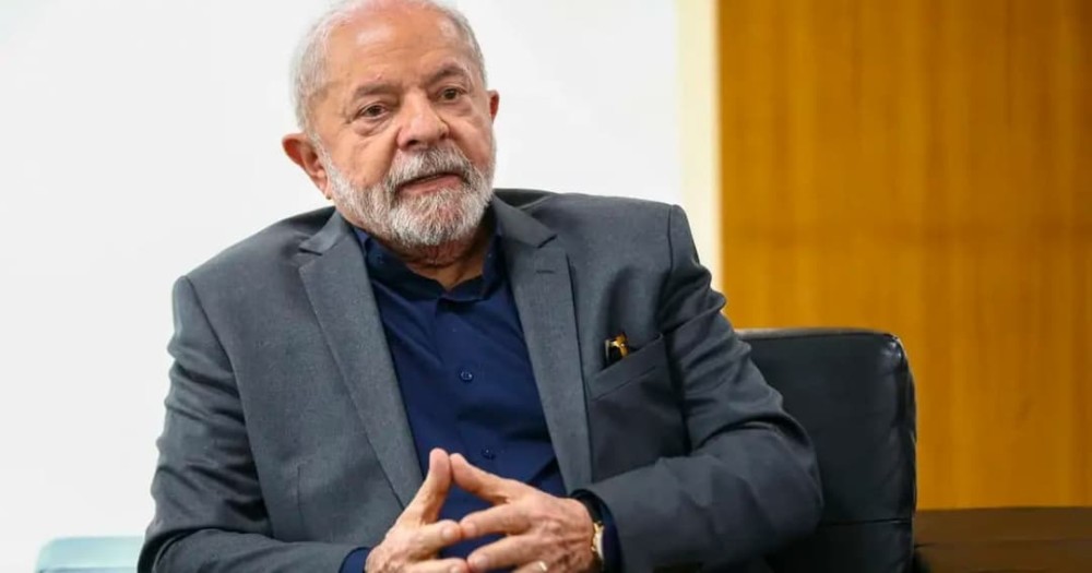 Novo boletim médico indica que Lula está lúcido, orientado e conversando