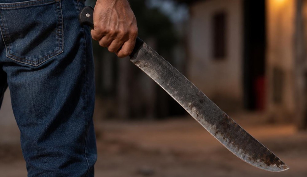 Homem é atingido com golpes de facão pelo próprio irmão em Barrocas