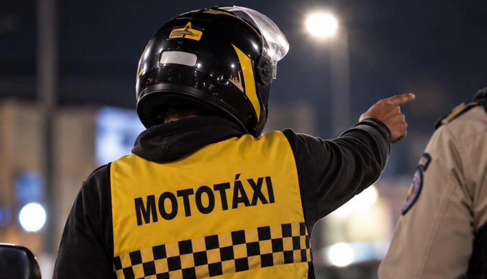 Após questionar valor considerado abusivo de corrida durante a Vaquejada de Serrinha, mototaxista ameaça oficial da PM, que reage