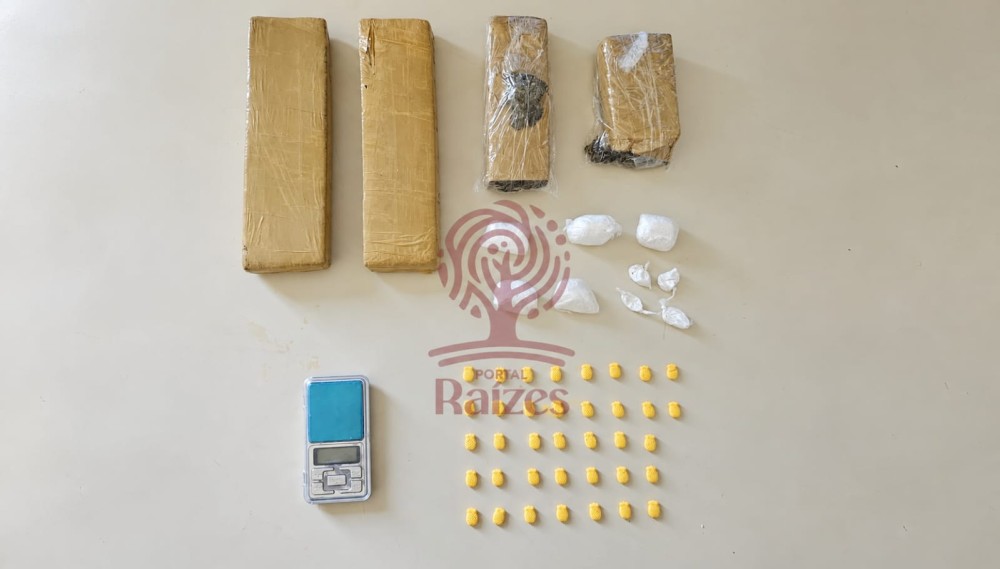 Mulher tenta fugir da PM, mas é alcançada e presa com mais de 2 kg de drogas e 37 comprimidos de ecstasy em Retirolândia