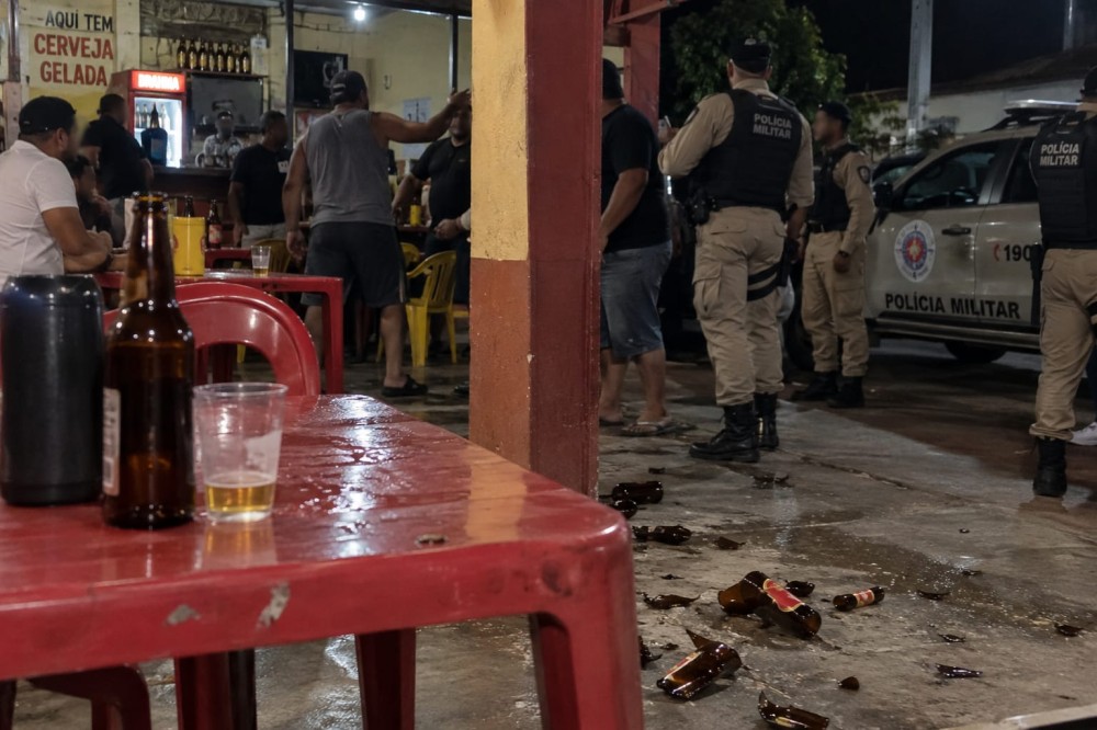 Homem chega a bar procurando briga, quebra garrafas e PM é acionada em Barrocas