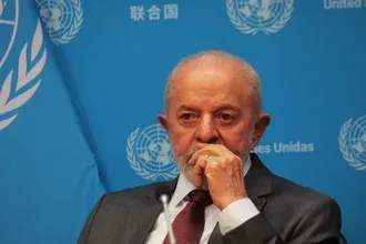 Lula fará novo procedimento para bloquear sangramento no cérebro, diz boletim