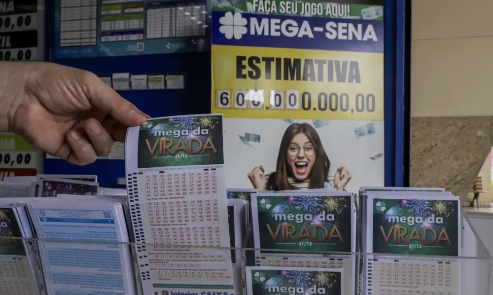 Abrir um 'puteiro', comprar avião: Coiteenses revelam planos inusitados se ganharem os R$ 600 milhões da Mega.