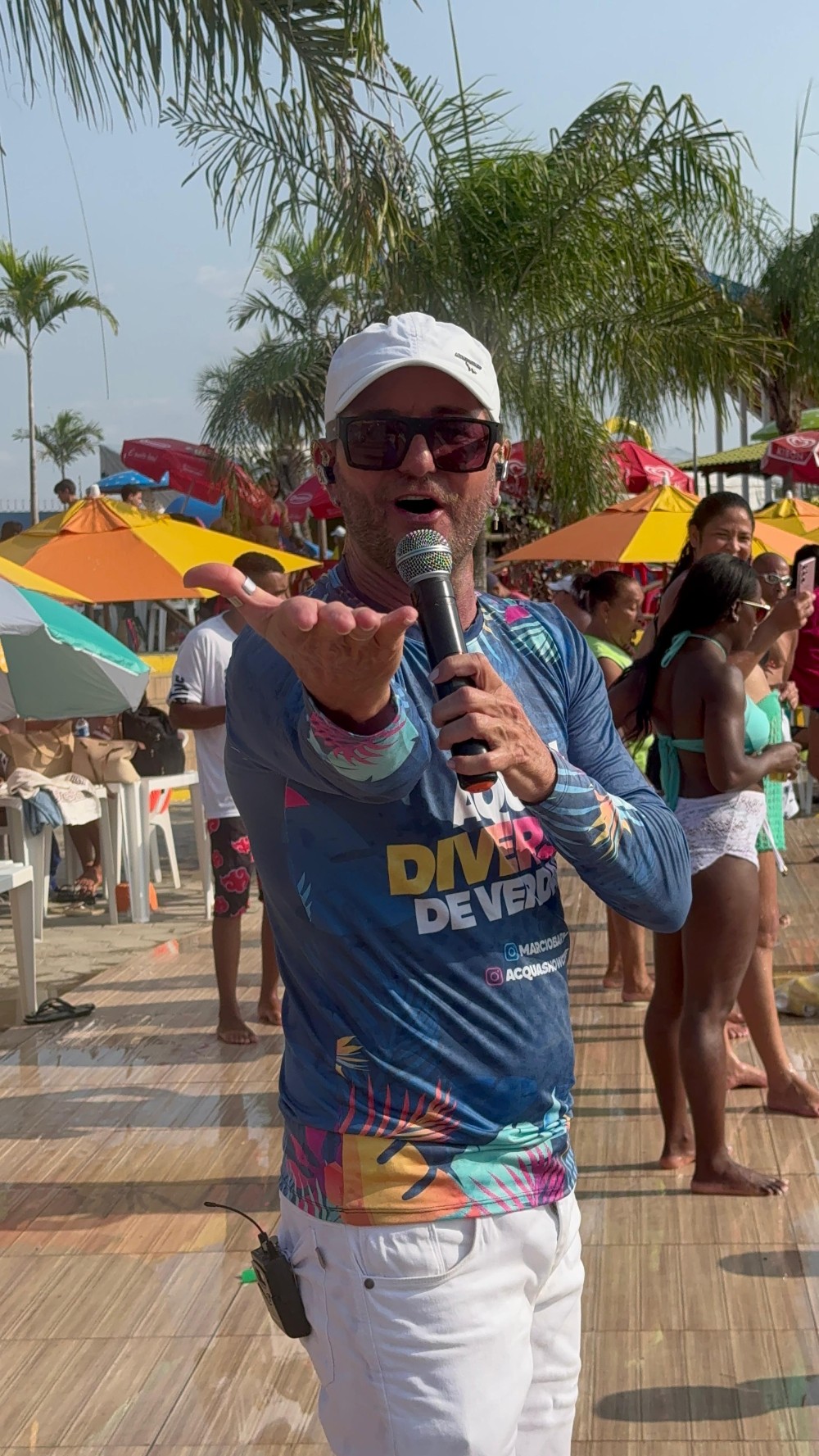 Coité: Psicólogo se torna animador de parque aquático para ajudar pessoas que sofrem de ansiedade