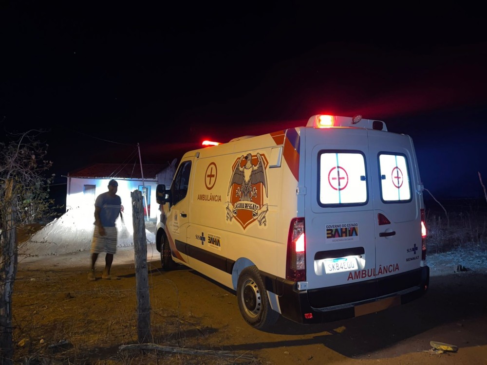 Homem ferido após perder controle de moto e colidir em cerca de arame farpado na zona rural de Conceição do Coité