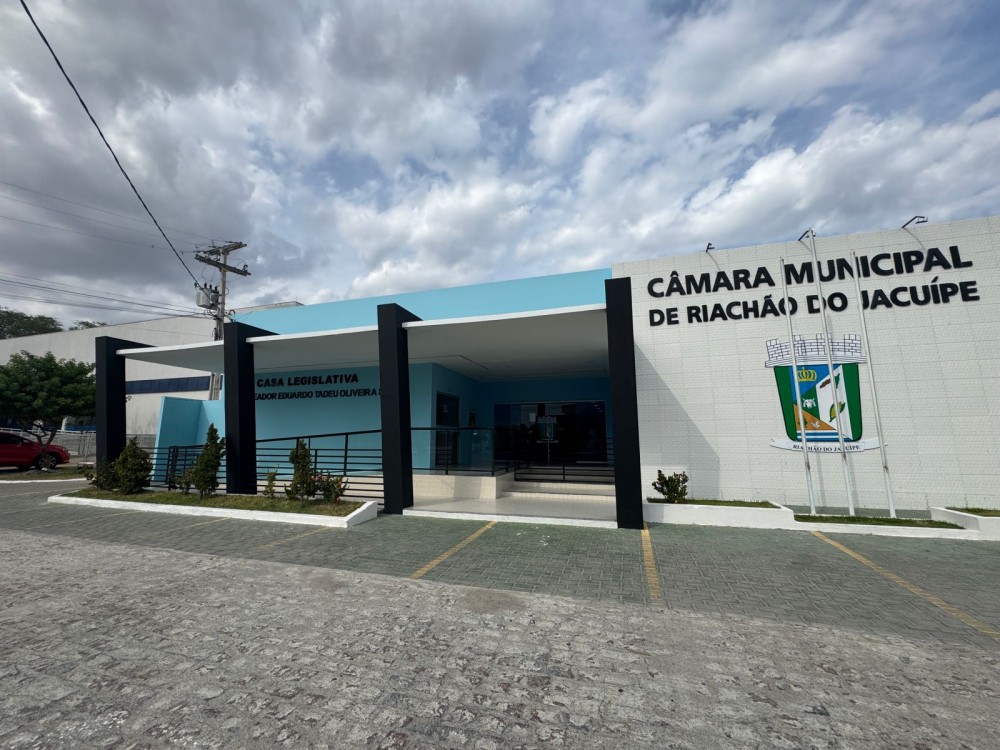 Câmara Municipal de Riachão do Jacuípe realiza Sessão Extraordinária durante recesso parlamentar