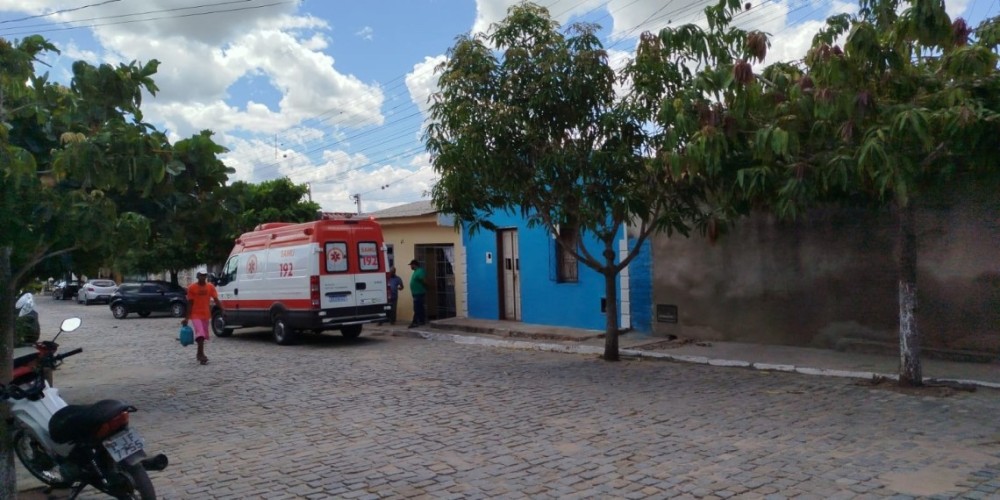 Idoso morre ao engasgar com pedaço de carne em Queimadas