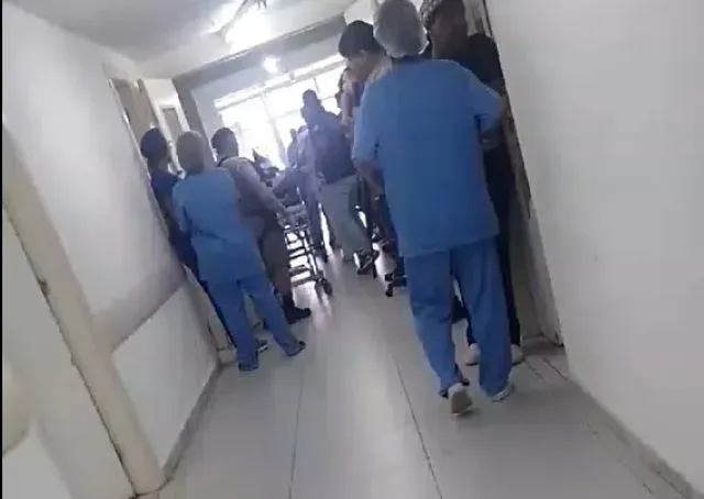 Menina de 13 anos recebe várias facadas pelo próprio pai em Feira de Santana