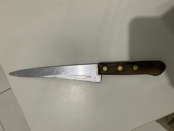 Mulher esfaqueia outra por conta de uma peça de roupa em Serrinha