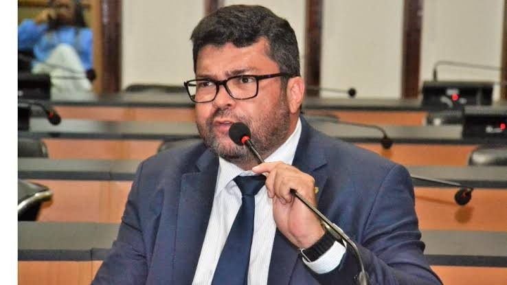 PF e CGU deflagram nova fase de operação de combate a desvio de recursos do transporte escolar em Santaluz. Investigação envolve o deputado Marcinho Oliveira