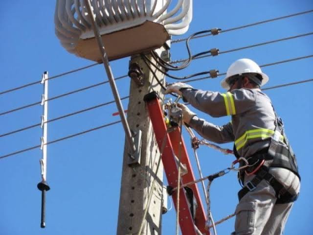 Manutenção na rede elétrica afetará algumas ruas de Conceição do Coité hoje (12) e quinta-feira (13). Saiba quais!